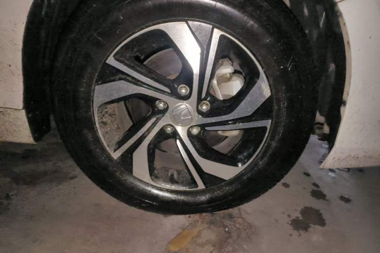 Used Honda Accord 2016 2.0L Comfort Edition Right Front Wheel Hub