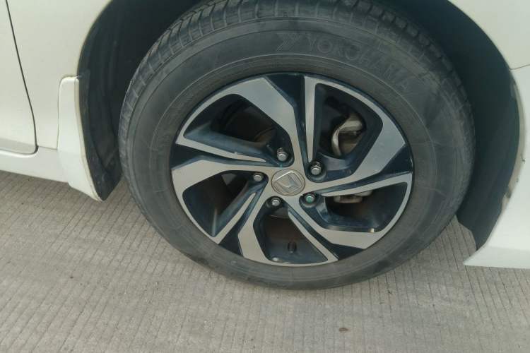Used Honda Accord 2016 2.0L Elite Edition Right Front Wheel Hub