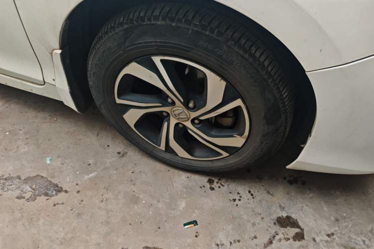 Used Honda Accord 2016 2.0L Comfort Edition Right Front Wheel Hub