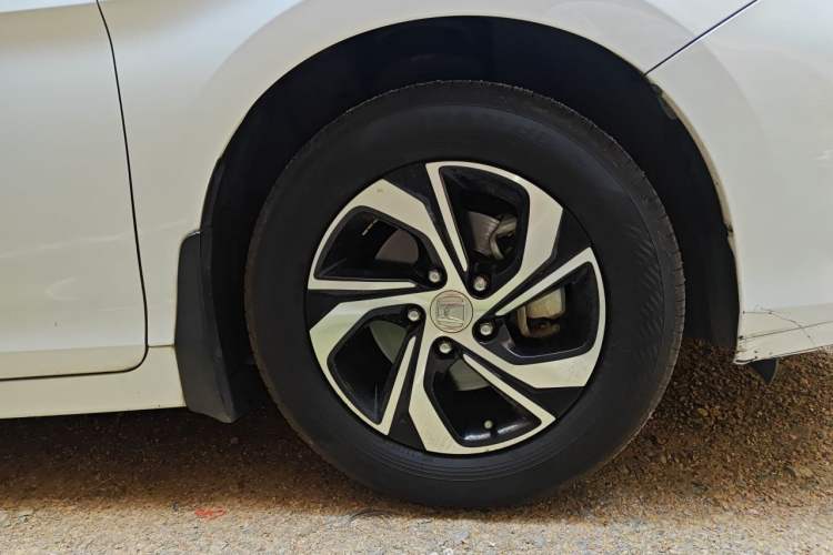 Used Honda Accord 2016 2.0L Luxury Edition Right Front Wheel Hub