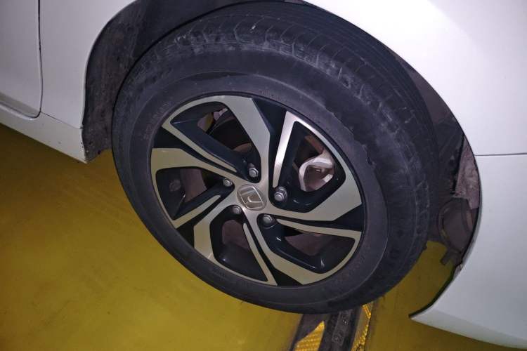 Used Honda Accord 2016 2.0L Comfort Edition Right Front Wheel Hub