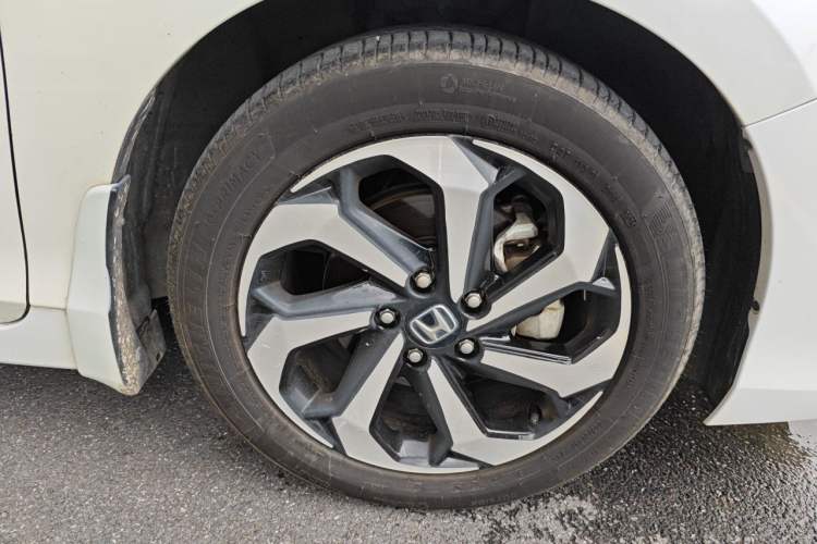 Used Honda Accord 2016 2.4L Luxury Edition Right Front Wheel Hub