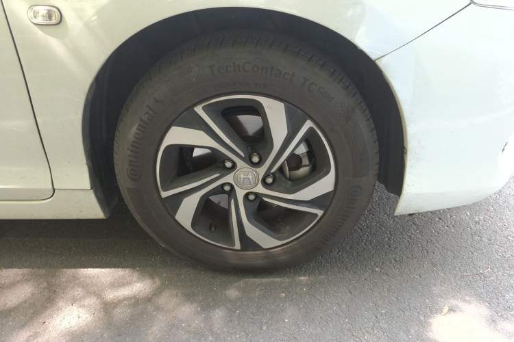 Used Honda Accord 2016 2.0L Elite Edition Right Front Wheel Hub