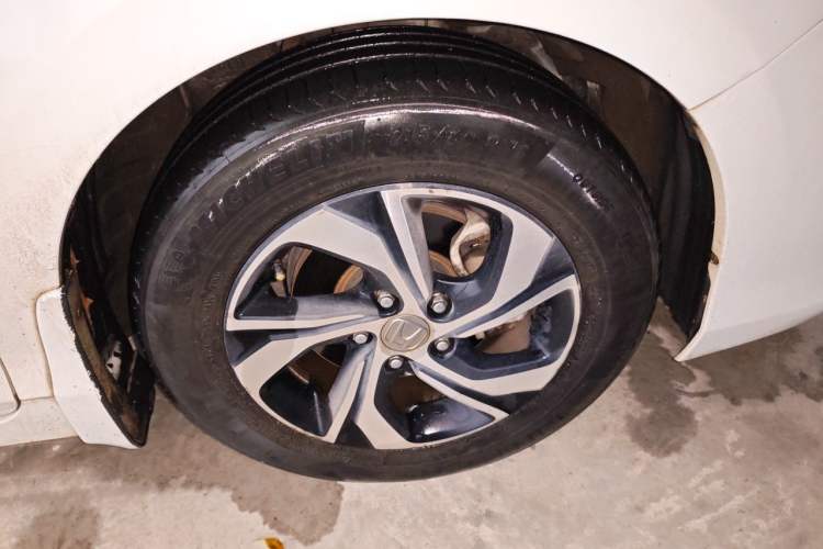 Used Honda Accord 2016 2.0L Comfort Edition Right Front Wheel Hub