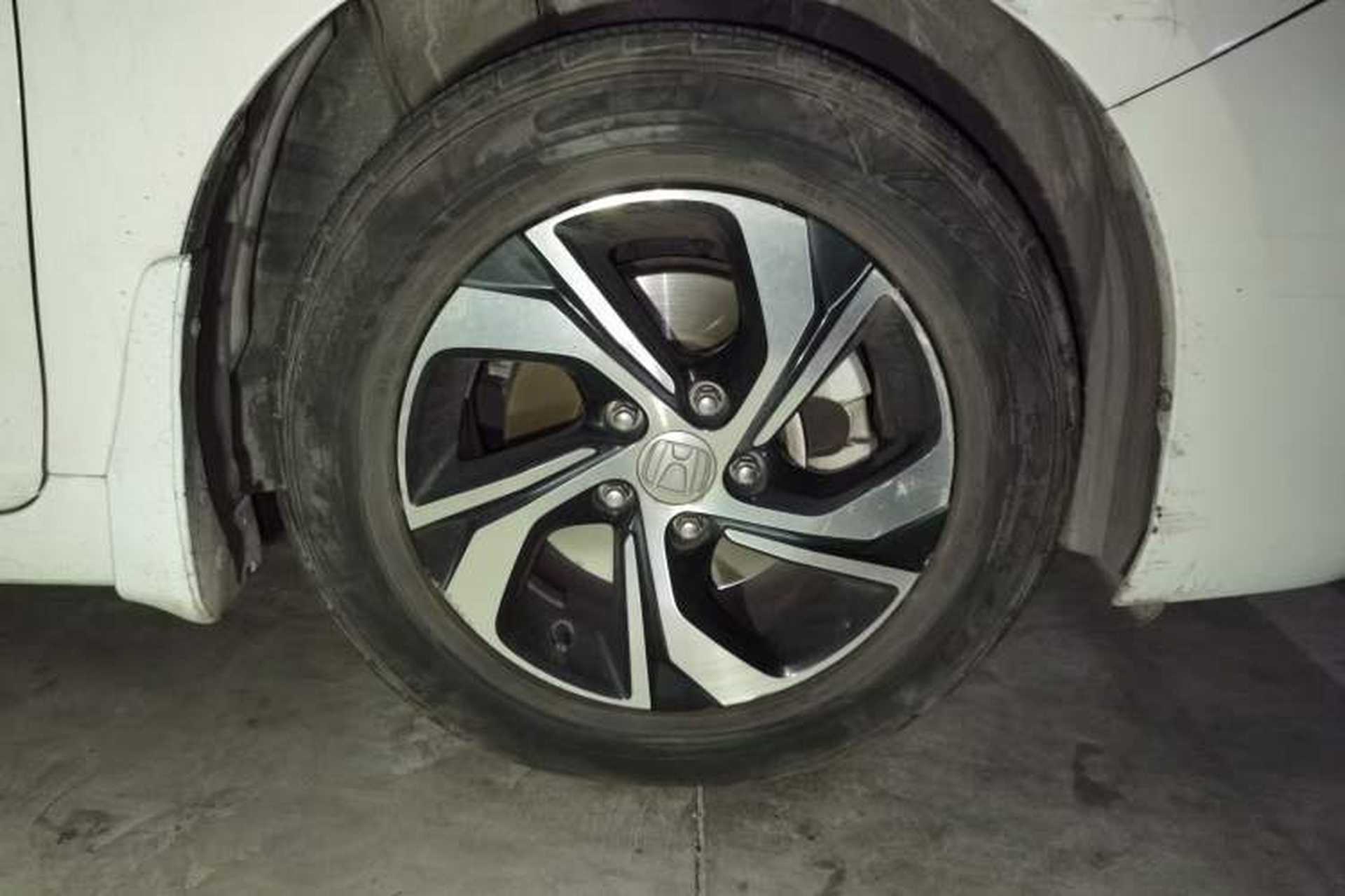 Used Honda Accord 2016 2.0L Comfort Edition Right Front Wheel Hub