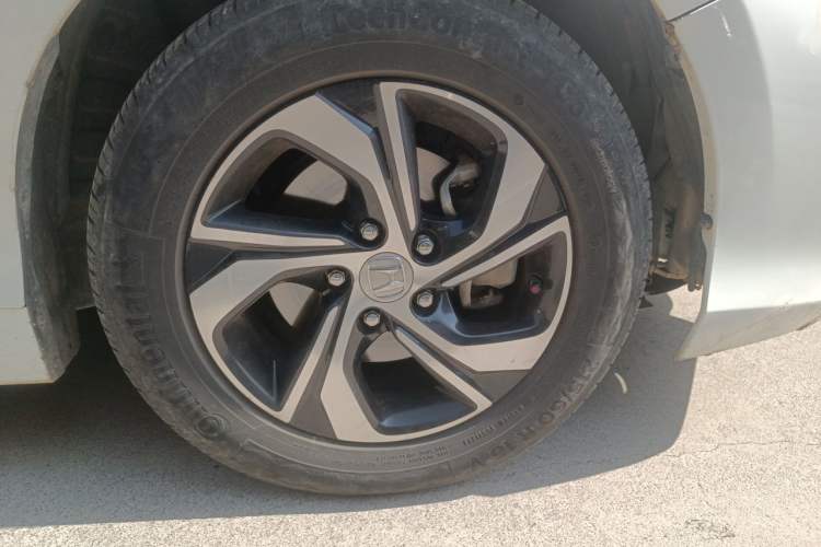 Used Honda Accord 2016 2.0L Elite Edition Right Front Wheel Hub
