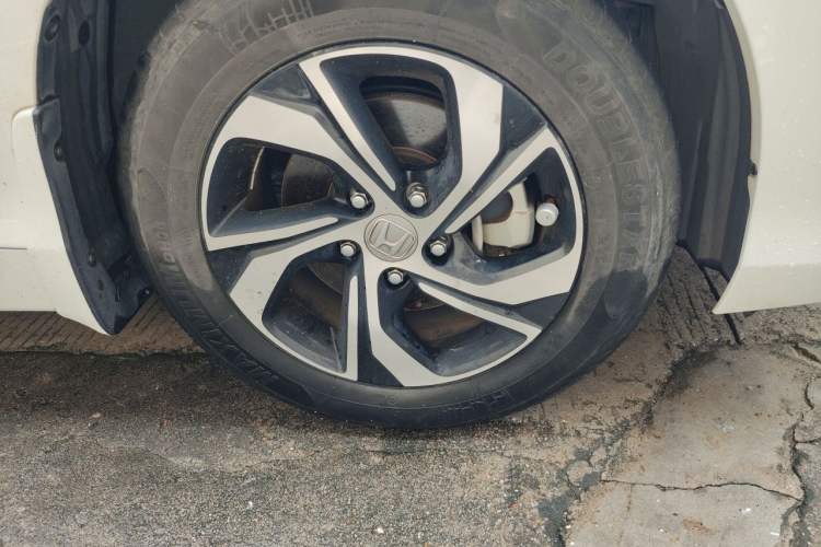 Used Honda Accord 2016 2.0L Comfort Edition Right Front Wheel Hub