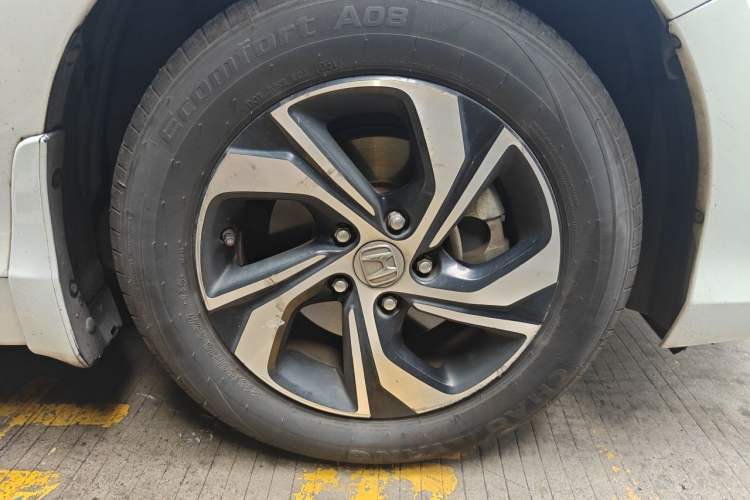 Used Honda Accord 2016 2.0L Comfort Edition Right Front Wheel Hub