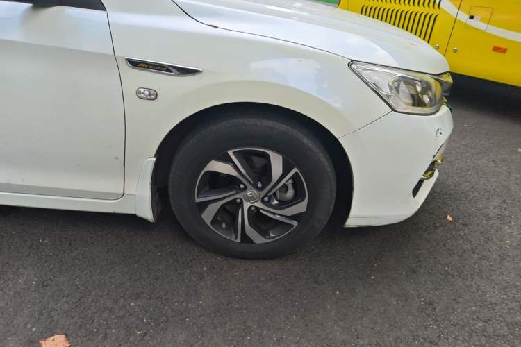 Used Honda Accord 2016 2.0L Elite Edition Right Front Wheel Hub