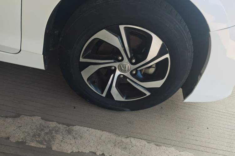 Used Honda Accord 2016 2.0L Elite Edition Right Front Wheel Hub