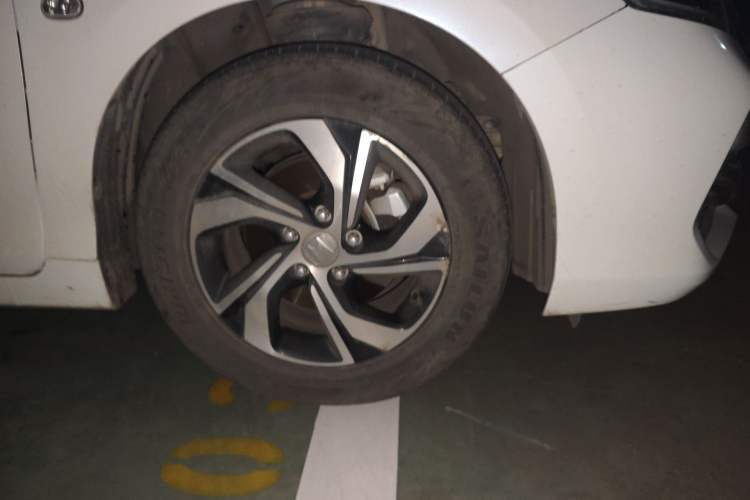 Used Honda Accord 2016 2.0L Comfort Edition Right Front Wheel Hub