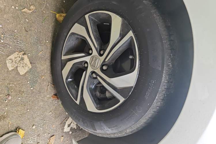 Used Honda Accord 2016 2.0L Comfort Edition Right Front Wheel Hub