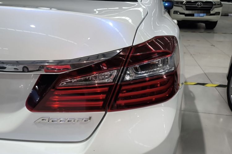 Used Honda Accord 2016 2.0L Comfort Edition Right Rear Taillight