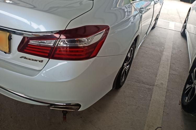 Used Honda Accord 2016 2.0L Comfort Edition Right Rear Taillight