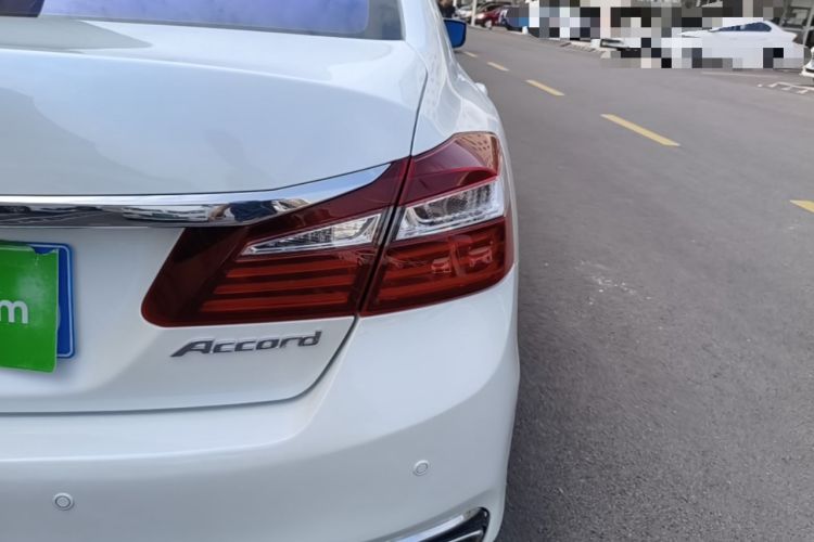 Used Honda Accord 2016 2.0L Comfort Edition Right Rear Taillight