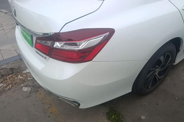 Used Honda Accord 2016 2.0L Comfort Edition Right Rear Taillight