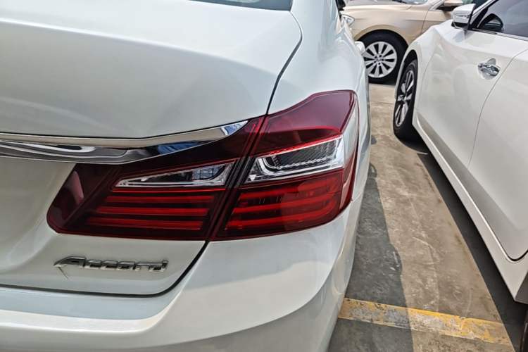 Used Honda Accord 2016 2.0L Elite Edition Right Rear Taillight