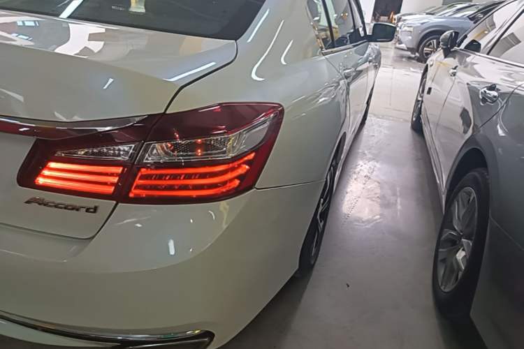 Used Honda Accord 2016 2.0L Elite Edition Right Rear Taillight