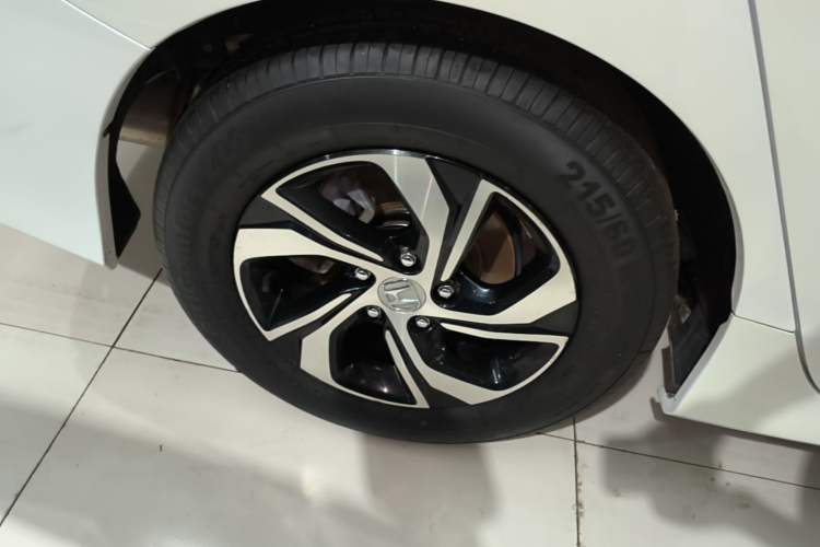 Used Honda Accord 2016 2.0L Comfort Edition Right Rear Wheel Hub
