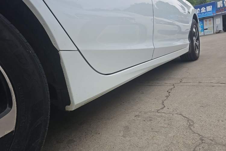 Used Honda Accord 2016 2.0L Comfort Edition Right Side Sill