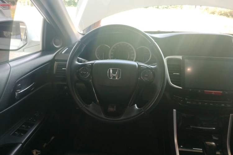Used Honda Accord 2016 2.0L Luxury Edition Steering Wheel