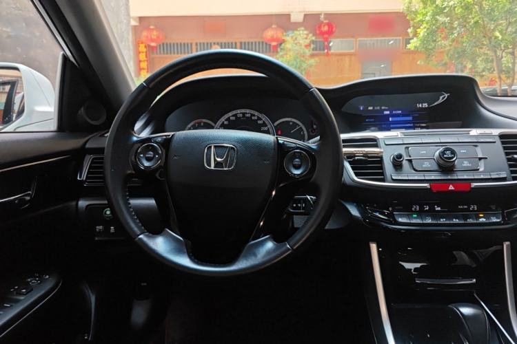 Used Honda Accord 2016 2.0L Luxury Edition Steering Wheel