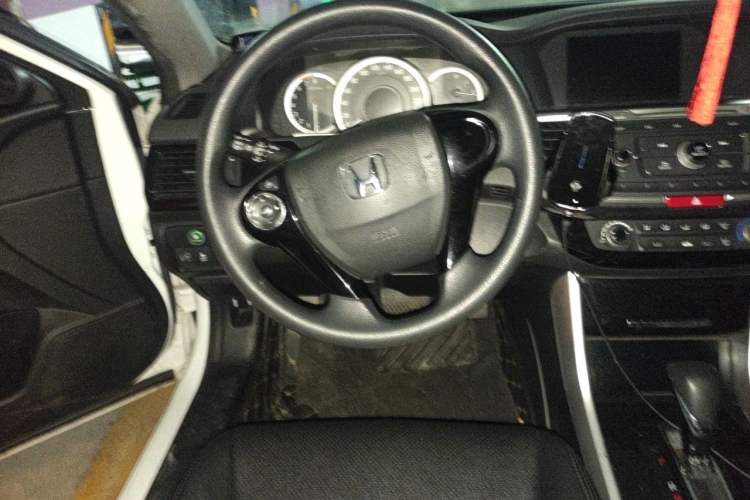 Used Honda Accord 2016 2.0L Comfort Edition Steering Wheel