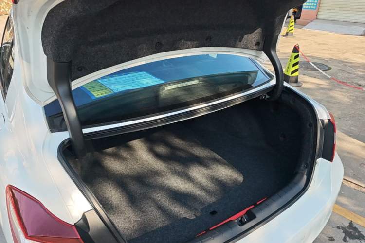 Used Honda Accord 2016 2.0L Comfort Edition Trunk
