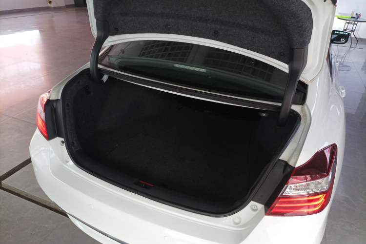 Used Honda Accord 2016 2.0L Comfort Edition Trunk