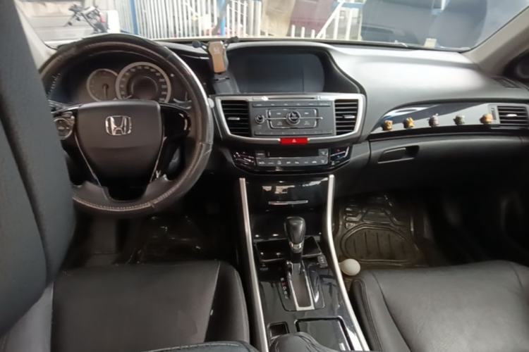 Used Honda Accord 2016 2.0L Elite Edition Center Console