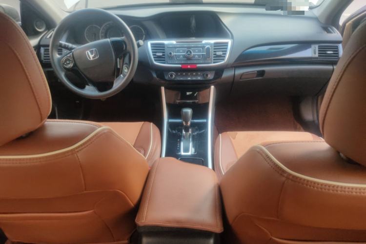 Used Honda Accord 2016 2.0L Comfort Edition Center Console