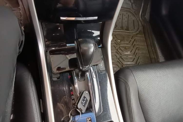 Used Honda Accord 2016 2.0L Elite Edition Gear Lever