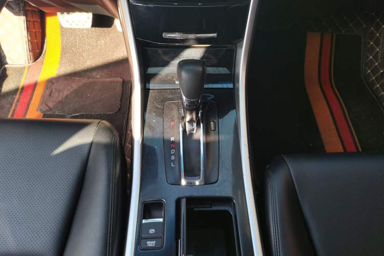 Used Honda Accord 2016 2.0L Comfort Edition Gear Lever