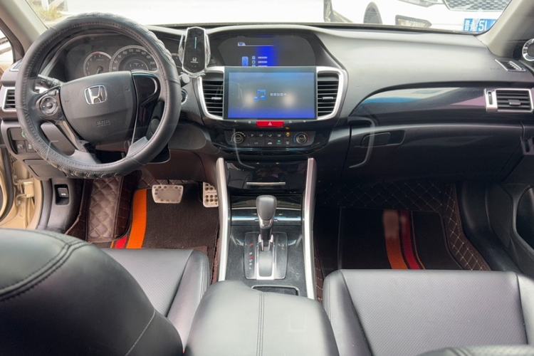 Used Honda Accord 2016 2.0L Comfort Edition Interior 3
