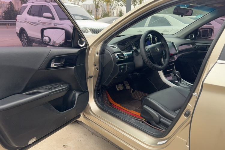 Used Honda Accord 2016 2.0L Comfort Edition Interior 4