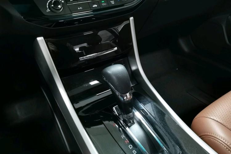 Used Honda Accord 2016 2.0L Comfort Edition Interior 5