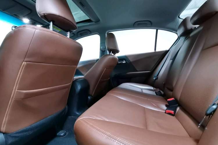 Used Honda Accord 2016 2.0L Comfort Edition Interior 7