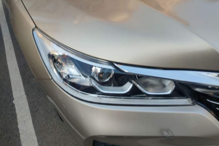 Used Honda Accord 2016 2.0L Comfort Edition Right Front Headlight