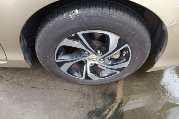 Used Honda Accord 2016 2.0L Elite Edition Right Front Wheel Hub