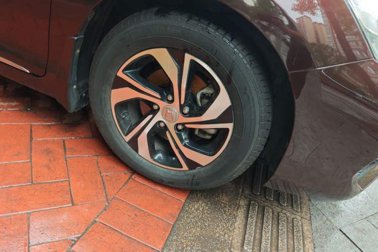 Used Honda Accord 2016 2.0L Elite Edition Right Front Wheel Hub