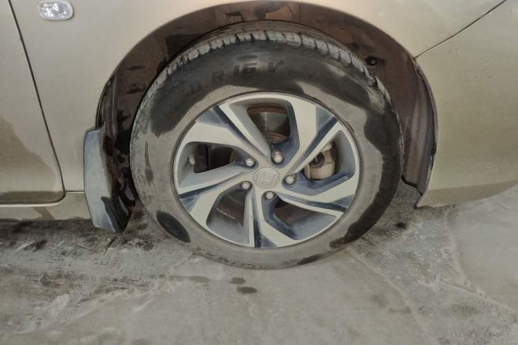 Used Honda Accord 2016 2.0L Comfort Edition Right Front Wheel Hub