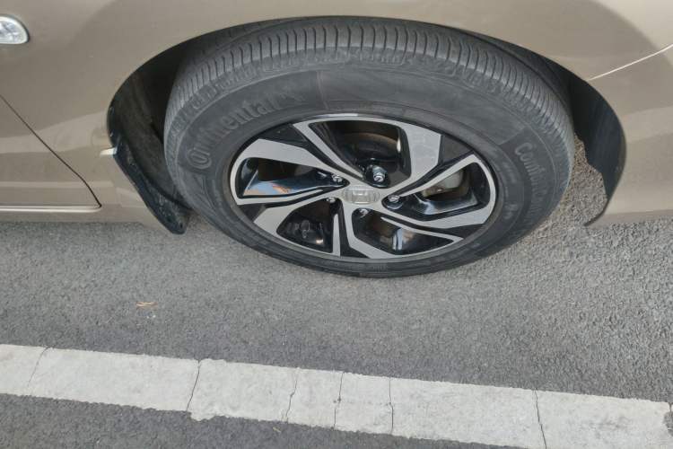 Used Honda Accord 2016 2.0L Comfort Edition Right Front Wheel Hub