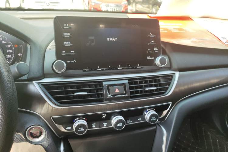 Used Honda Accord 2018 230TURBO Comfort Edition China VI Emission Standard Audio And AC Panel
