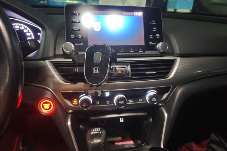 Used Honda Accord 2018 260TURBO Luxury Edition China V Emission Standard Audio And AC Panel