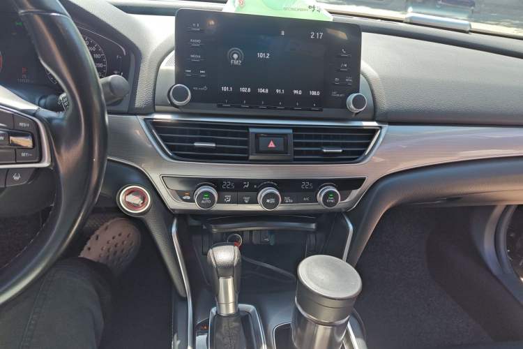 Used Honda Accord 2018 260TURBO Luxury Edition China VI Audio And AC Panel