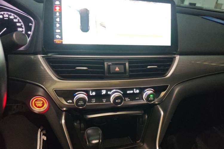 Used Honda Accord 2018 260TURBO Luxury Edition China V Emission Standard Audio And AC Panel