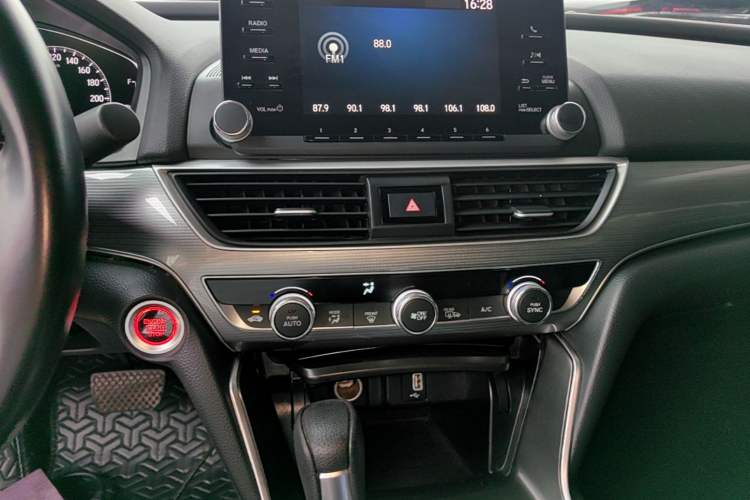 Used Honda Accord 2018 260TURBO Elite Edition China VI Audio And AC Panel