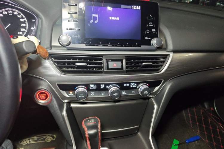 Used Honda Accord 2018 260TURBO Elite Edition China VI Audio And AC Panel