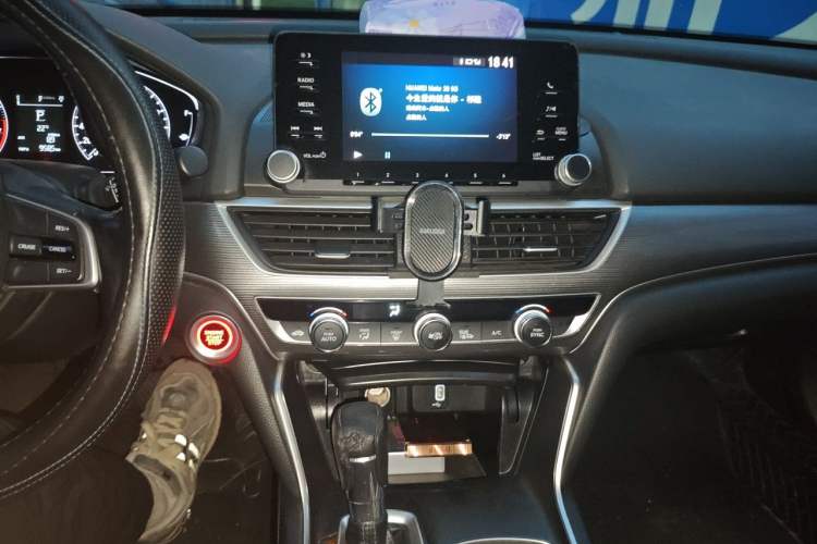 Used Honda Accord 2018 260TURBO Elite Edition China VI Audio And AC Panel