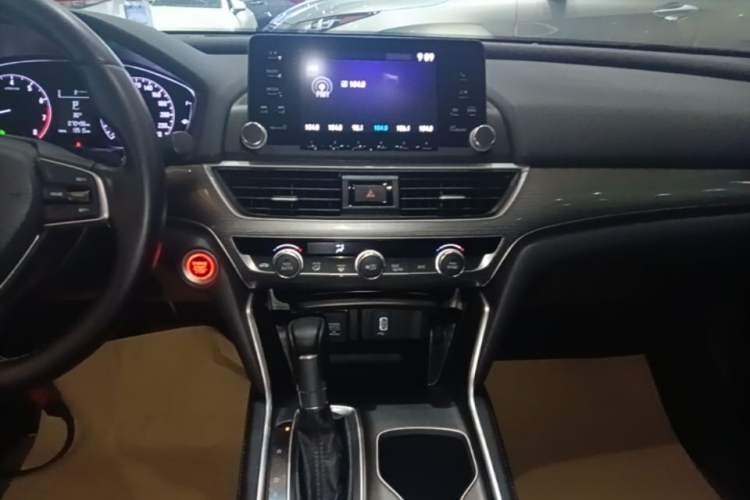 Used Honda Accord 2018 260TURBO Elite Edition China VI Audio And AC Panel